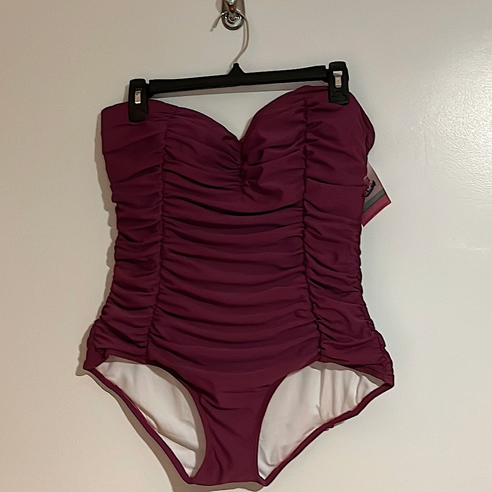 NWT!  Beach Bash Retro One-Piece Swimsuit Large